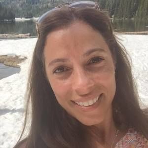 Meet your Posher, Claudia